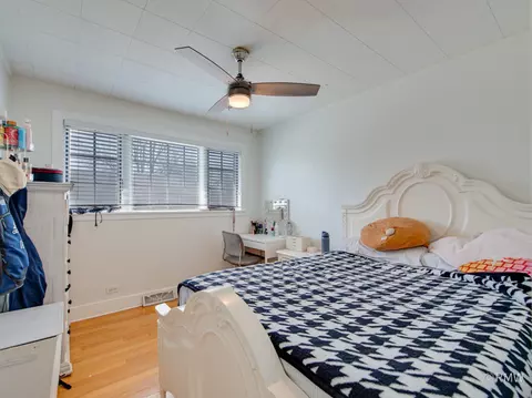 Bedroom - 51 W Rozanne Dr, Addison, IL 60101 photo 1 of 5