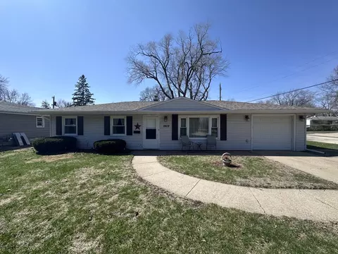 1809 22nd Ave, Sterling, IL 61081