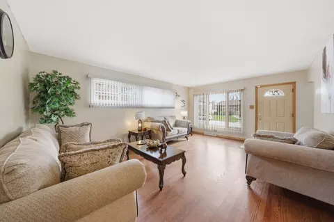 Living - 17218 Hillside Ave, Hazel Crest, IL 60429 photo 2 of 2