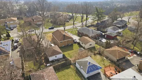 View/Area - 17218 Hillside Ave, Hazel Crest, IL 60429 photo 4 of 5