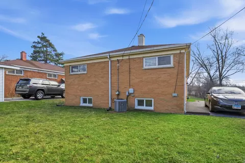 Exterior - 17218 Hillside Ave, Hazel Crest, IL 60429 photo 4 of 4