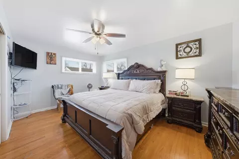 Bedroom - 17218 Hillside Ave, Hazel Crest, IL 60429 photo 2 of 5