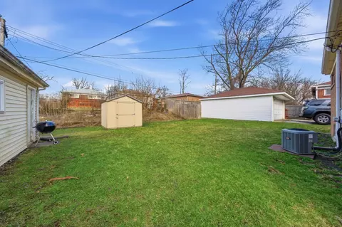 Exterior - 17218 Hillside Ave, Hazel Crest, IL 60429 photo 3 of 4