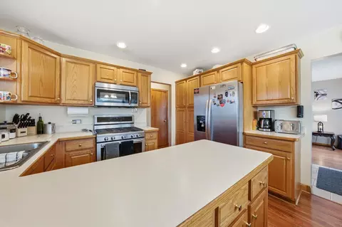 Kitchen - 17218 Hillside Ave, Hazel Crest, IL 60429 photo 2 of 3