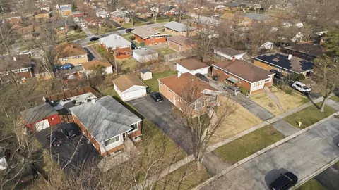 View/Area - 17218 Hillside Ave, Hazel Crest, IL 60429 photo 2 of 5