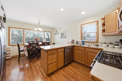 Kitchen - 17218 Hillside Ave, Hazel Crest, IL 60429 photo 3 of 3
