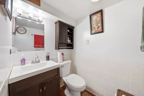 Bath - 17218 Hillside Ave, Hazel Crest, IL 60429 photo 1 of 4