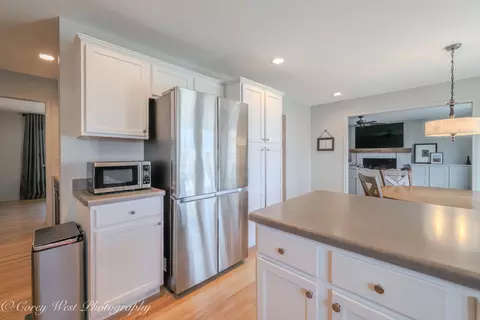 Kitchen - 276 Ream Dr, Elburn, IL 60119 photo 7 of 9