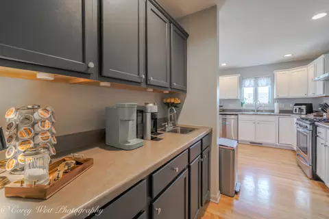 Kitchen - 276 Ream Dr, Elburn, IL 60119 photo 9 of 9