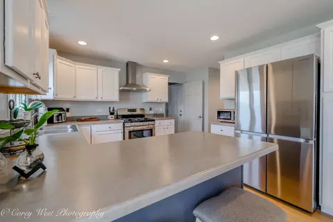 Kitchen - 276 Ream Dr, Elburn, IL 60119 photo 3 of 9