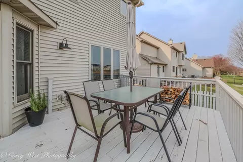 Exterior - 276 Ream Dr, Elburn, IL 60119 photo 6 of 10