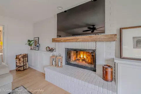 Living - 276 Ream Dr, Elburn, IL 60119 photo 4 of 5