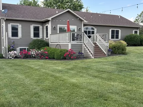 Exterior - 22011 Pringle Dr, Marengo, IL 60152 photo 4 of 20