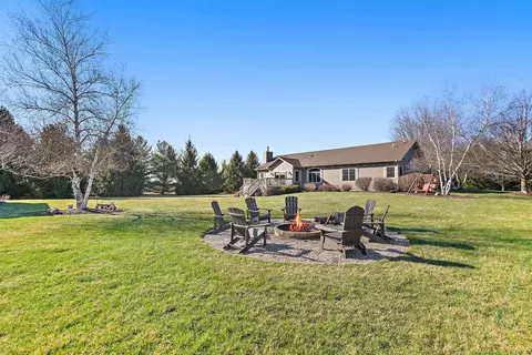 Exterior - 22011 Pringle Dr, Marengo, IL 60152 photo 7 of 20