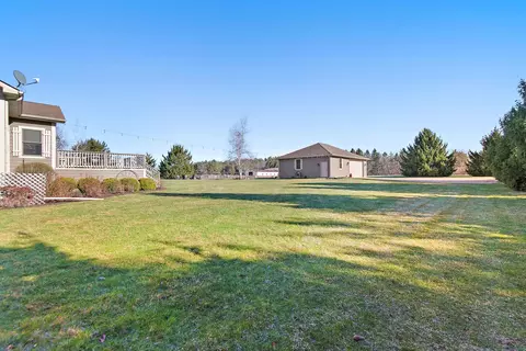 Exterior - 22011 Pringle Dr, Marengo, IL 60152 photo 13 of 20
