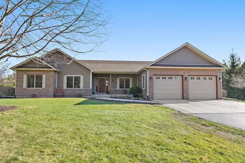 Exterior - 22011 Pringle Dr, Marengo, IL 60152 photo 2 of 20