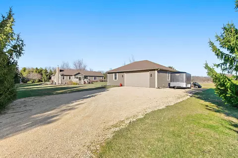 Exterior - 22011 Pringle Dr, Marengo, IL 60152 photo 11 of 20