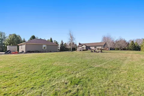 Exterior - 22011 Pringle Dr, Marengo, IL 60152 photo 8 of 20