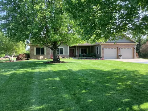 Exterior - 22011 Pringle Dr, Marengo, IL 60152 photo 3 of 20