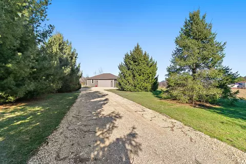 Exterior - 22011 Pringle Dr, Marengo, IL 60152 photo 12 of 20