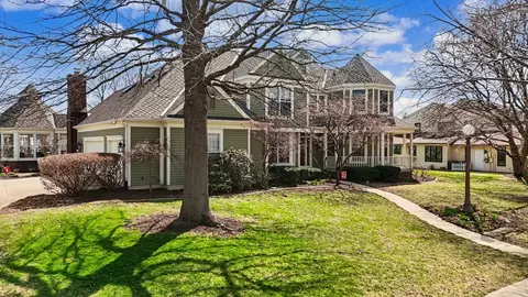 2204 Edgewater Pl, Champaign, IL 61822