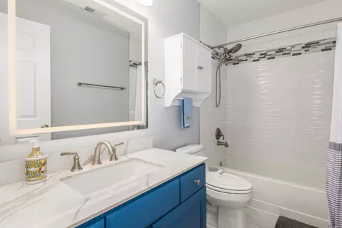 Bath - 770 Lambert Ln #96-6, Bartlett, IL 60103 photo 4 of 4