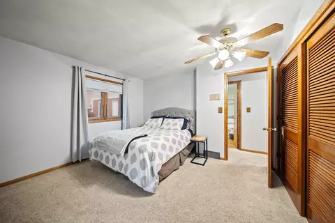 Bedroom - 3138 12th Ave, Moline, IL 61265 photo 4 of 5