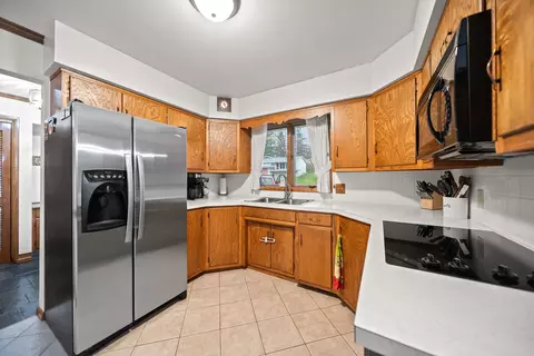 Kitchen - 3138 12th Ave, Moline, IL 61265 photo 2 of 3