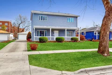 3008 Owl Dr, Rolling Meadows, IL 60008