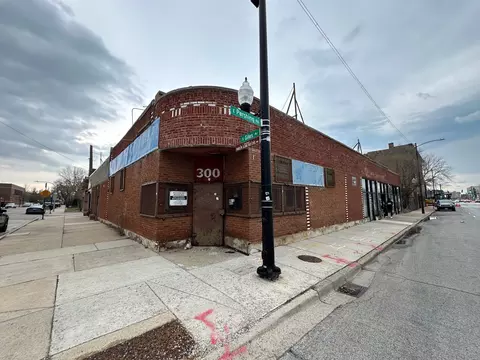 300 E Pershing Rd, Chicago, IL 60653