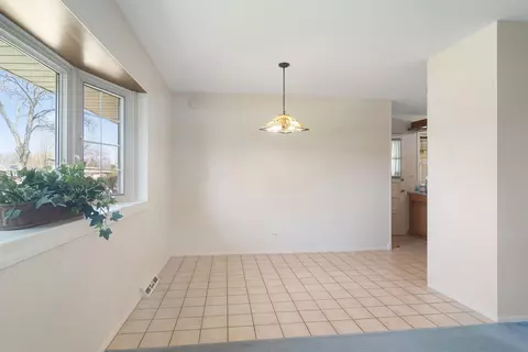 Other - 589 Jon Ln, Des Plaines, IL 60016 photo 2 of 11