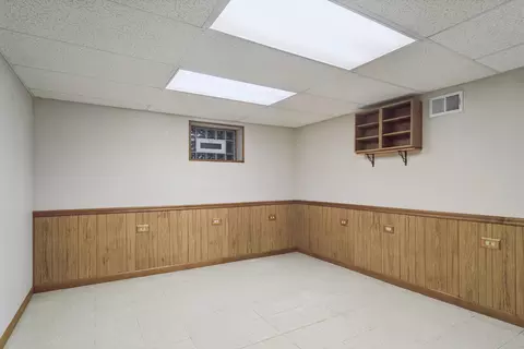 Other - 589 Jon Ln, Des Plaines, IL 60016 photo 4 of 11