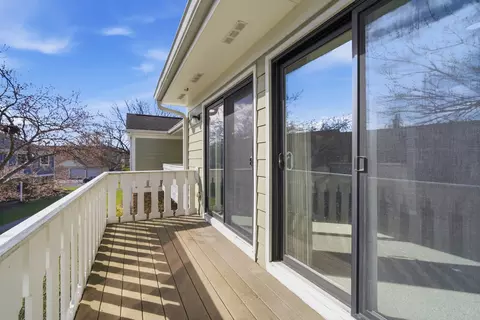 Exterior - 549 Williamsburg Ct #B2, Wheeling, IL 60090 photo 2 of 5