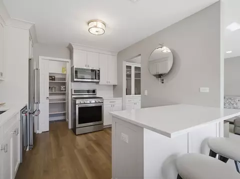 Kitchen - 549 Williamsburg Ct #B2, Wheeling, IL 60090 photo 6 of 10