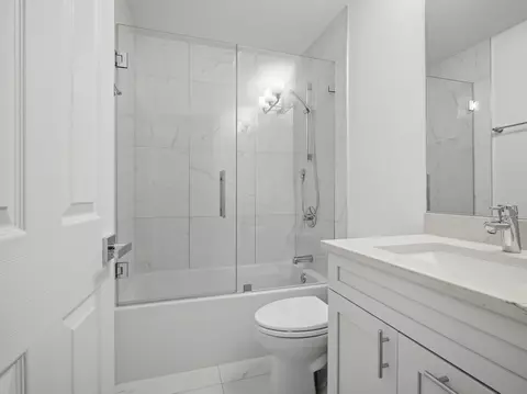Bath - 549 Williamsburg Ct #B2, Wheeling, IL 60090 photo 2 of 2