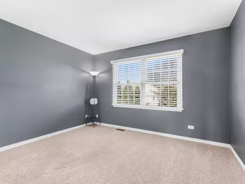 Bedroom - 3760 Bunker Hill Dr, Algonquin, IL 60102 photo 4 of 5