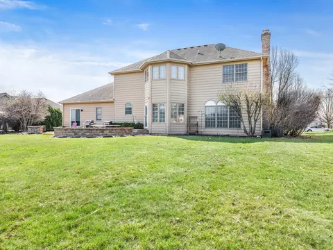 Exterior - 3760 Bunker Hill Dr, Algonquin, IL 60102 photo 3 of 8