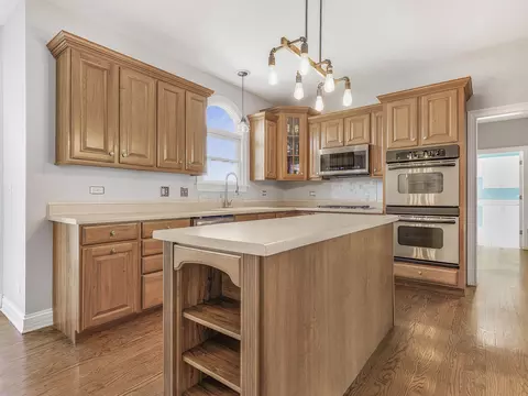 Kitchen - 3760 Bunker Hill Dr, Algonquin, IL 60102 photo 2 of 3