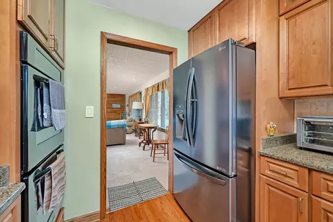 Kitchen - 108 Deerpath Dr, Minooka, IL 60447 photo 4 of 5