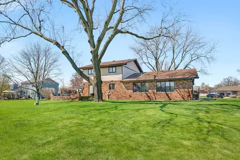 Exterior - 108 Deerpath Dr, Minooka, IL 60447 photo 5 of 9