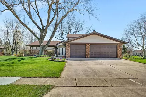 Exterior - 108 Deerpath Dr, Minooka, IL 60447 photo 2 of 9