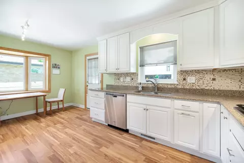 Kitchen - 913 S Mitchell Ave, Elmhurst, IL 60126 photo 2 of 3