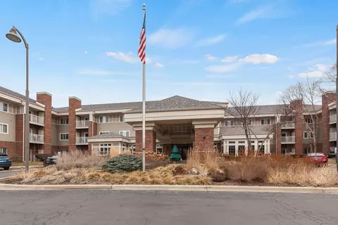 801 N Mclean Blvd #222, Elgin, IL 60123