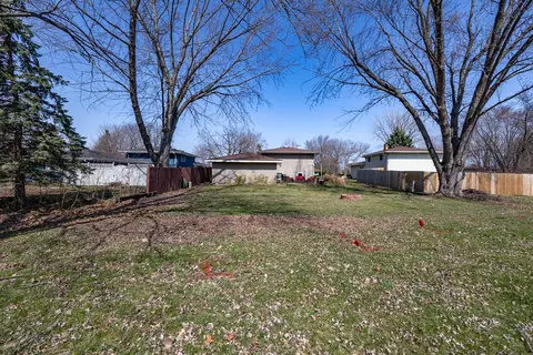 Exterior - 751 Leaf Ct, Bartlett, IL 60103 photo 4 of 7