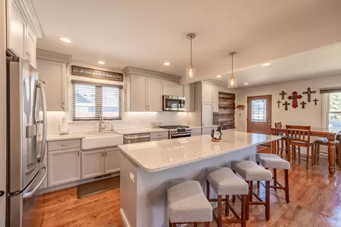 Kitchen - 751 Leaf Ct, Bartlett, IL 60103 photo 7 of 7