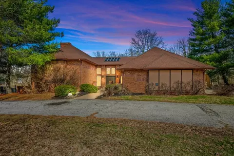 2551 E Lake Shore Dr, Springfield, IL 62712