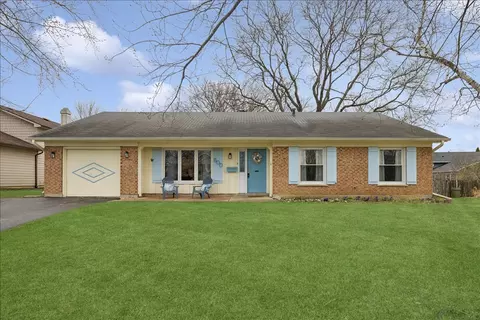 800 White Birch Ln, Lake Zurich, IL 60047