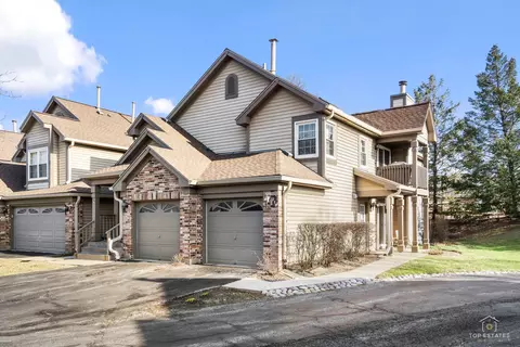 219 Old Oak Ct W, Buffalo Grove, IL 60089