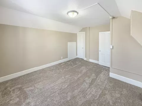 Bedroom - 407 E Winneshiek St, Freeport, IL 61032 photo 2 of 3