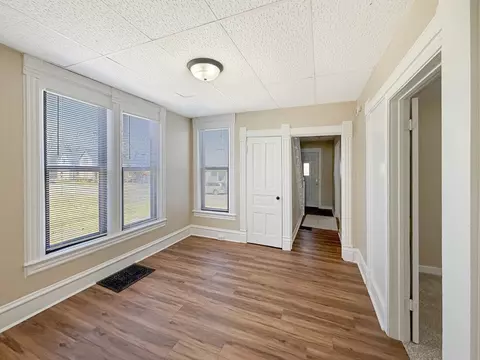 Living - 407 E Winneshiek St, Freeport, IL 61032 photo 2 of 3
